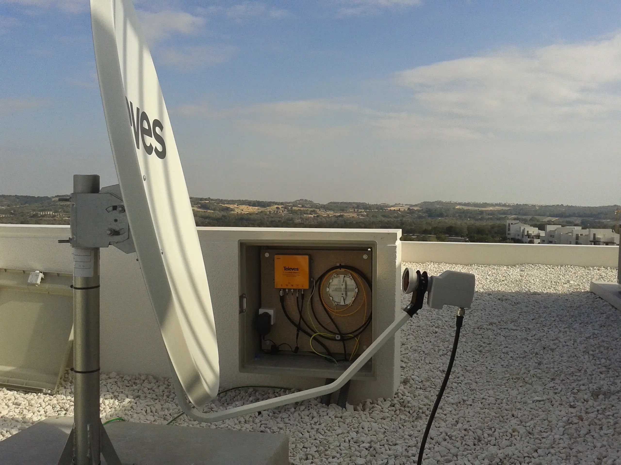 TODO: descripción de "Instalación de antena"