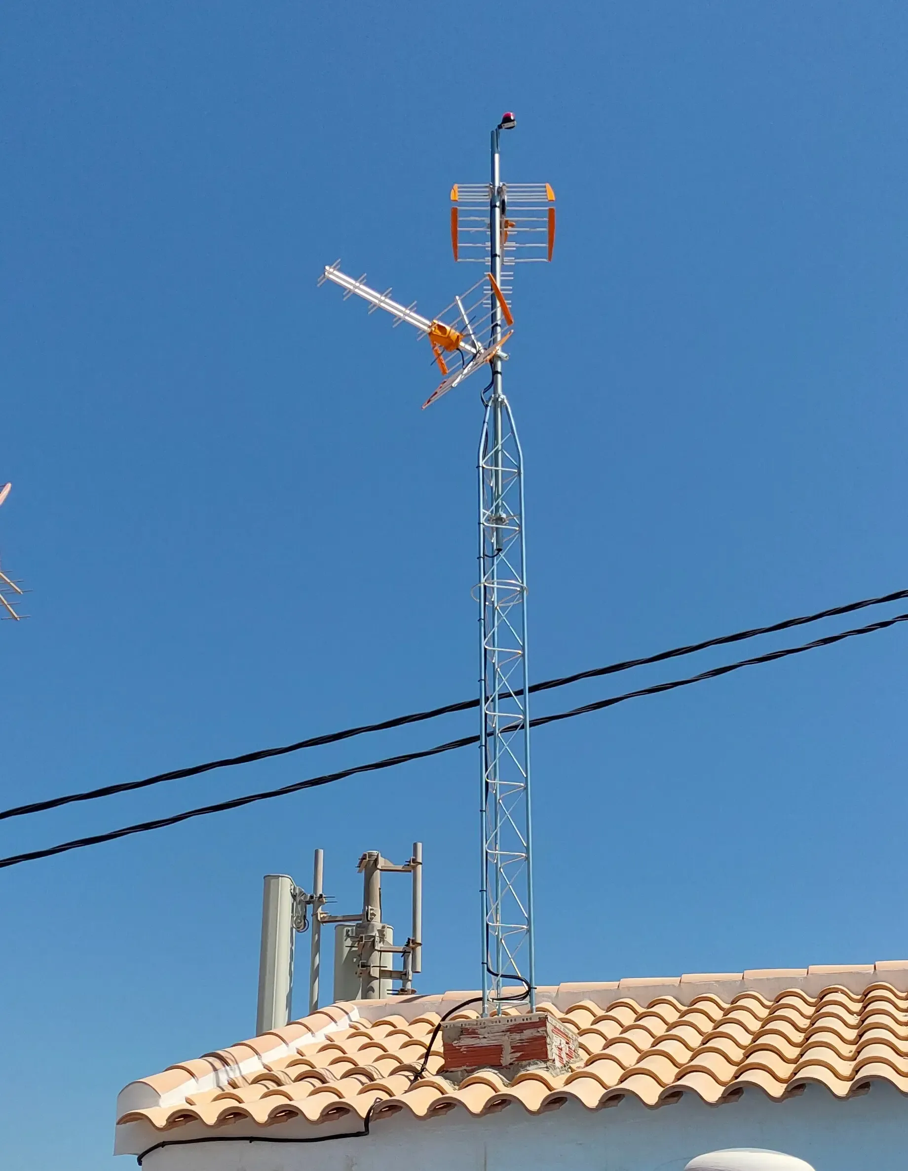 TODO: descripción de "Instalación de antena"