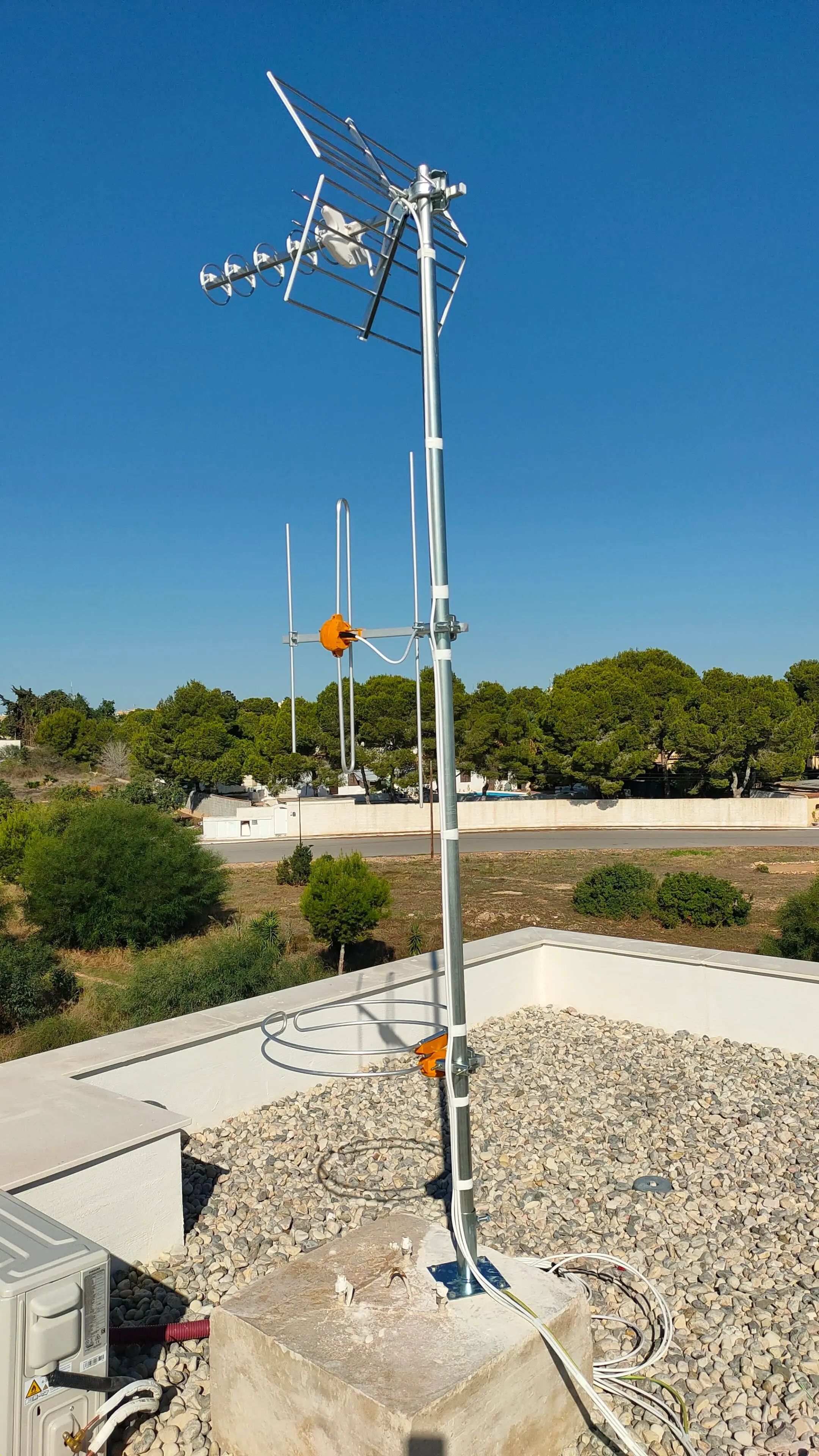 TODO: descripción de "Instalación de antena"