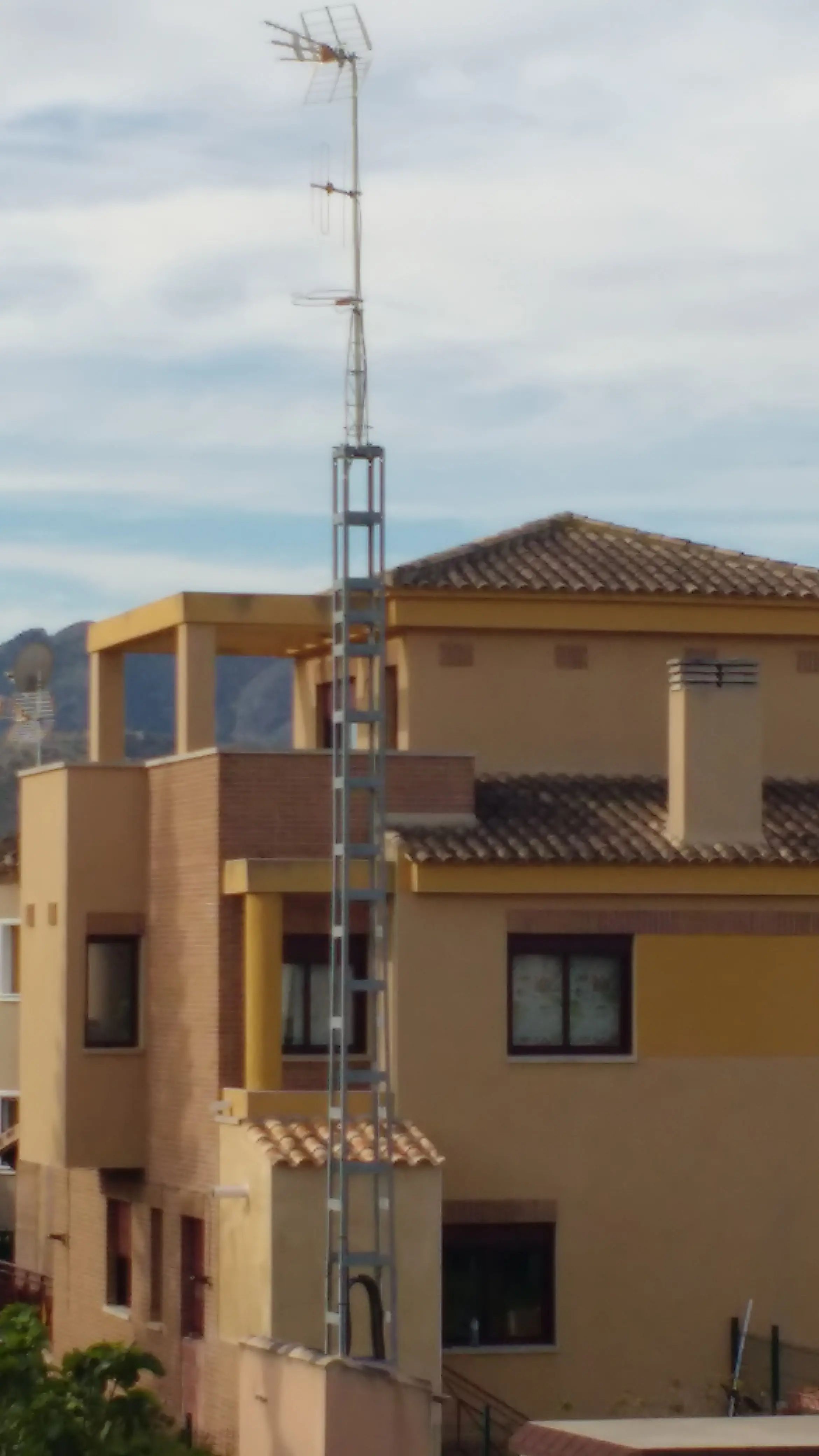 TODO: descripción de "Instalación de antena"