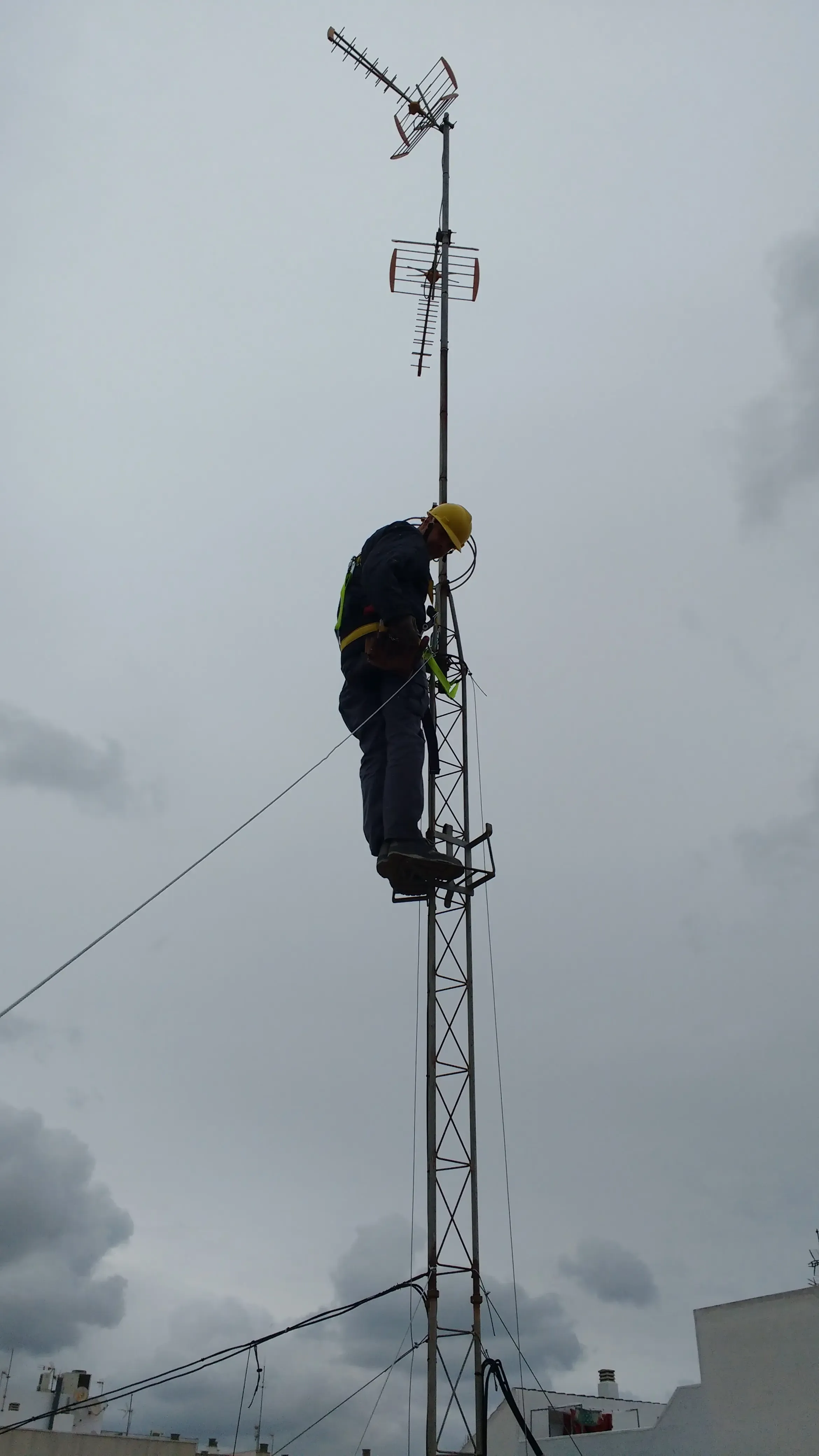 TODO: descripción de "Instalación de antena"