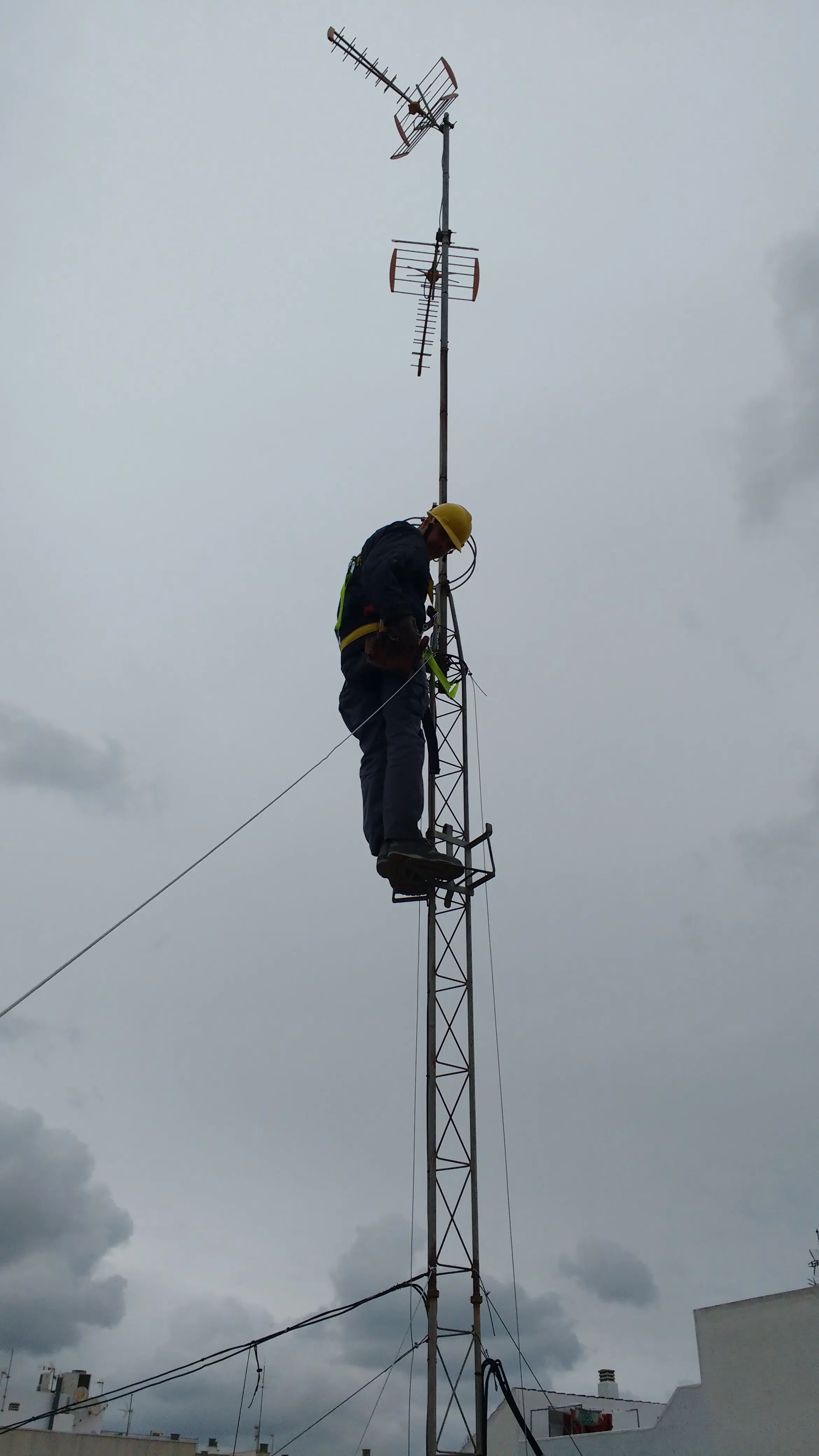 TODO: descripción de "Instalación de antena"