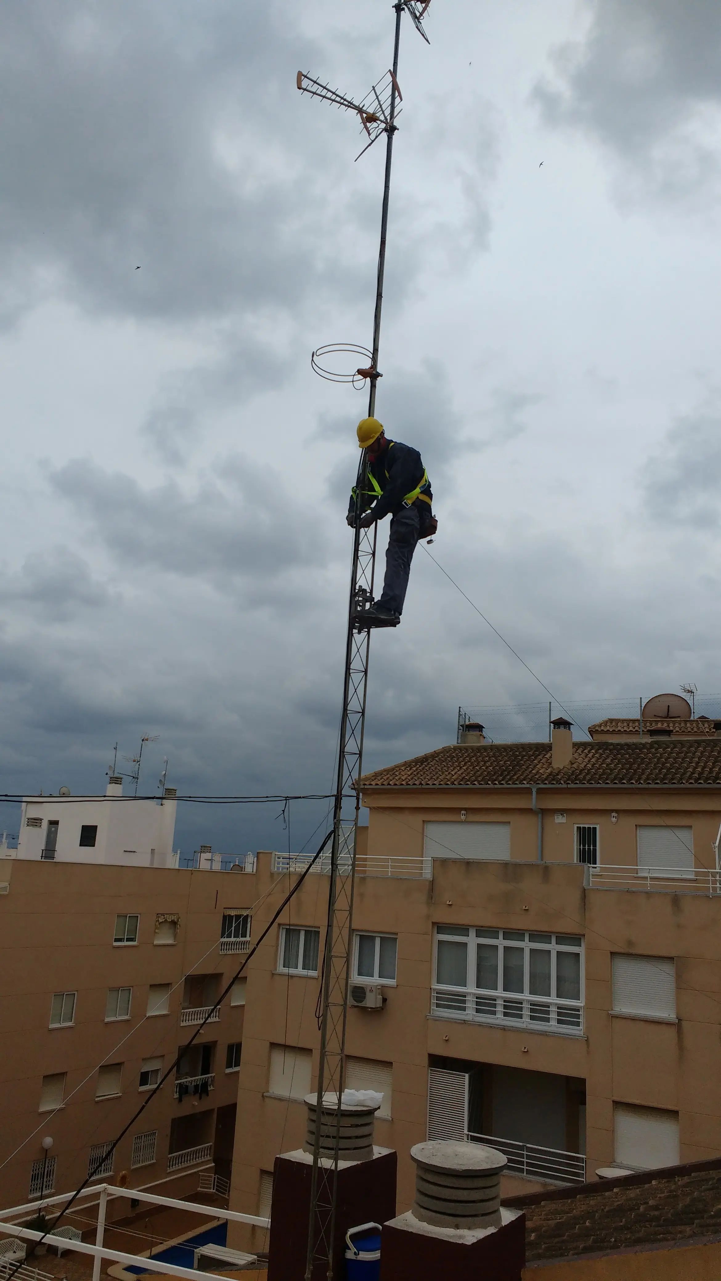 TODO: descripción de "Instalación de antena"